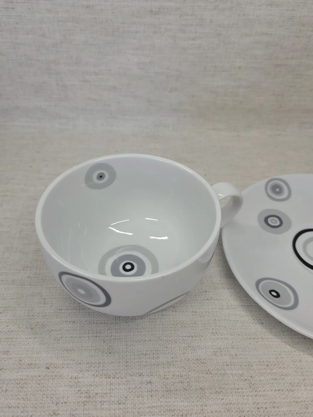 Daisy Dog New York Teacup And Saucer